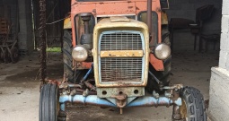 Traktor Ursus C-335 sa kabinom i kosom