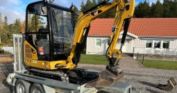 2013 Bager CAT 301.7D + transportna prikolica