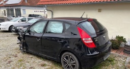 Hyundai i30 1,4 16V 80kw u dijelovima prodajem