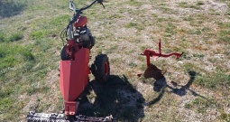 Traktor H,ako sa kosilicom