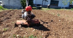 Traktor Hako sa motikama