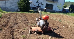 Traktor Hako sa motikama