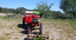 Agrija sa prikolicom