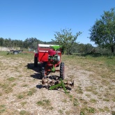 Agrija sa prikolicom