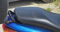 Skuter Piaggio uključujući kutiju s robusnim motorom (Pula)