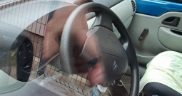 Prodajem jako dobro očuvan auto.