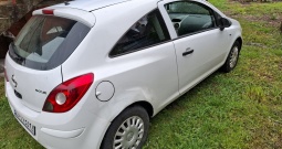 Opel Corsa registriran godinu dana 2008 1.3 cdti eco flex