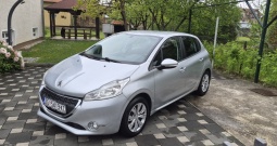 Peugeot 208 Allure/1.2 Benz./Model 2013/Samo 133Tkm/
