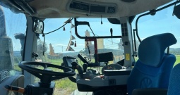 2011 New Holland T7040