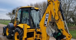 2022 JCB 4CX