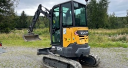 2015 Bager Volvo ECR25D + transportna prikolica