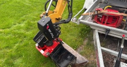 2013 Mini bager CAT 301.8 + prikolicom