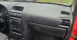 Opel Astru 1.4 iz 2008. godine, uredno održavanu i friško servisiranu.