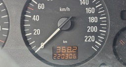 Opel Astru 1.4 iz 2008. godine, uredno održavanu i friško servisiranu.