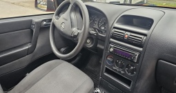 Opel Astru 1.4 iz 2008. godine, uredno održavanu i friško servisiranu.