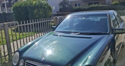 Mercedes Benz E200