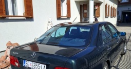 Mercedes Benz E200