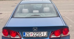Honda Civic Sedan - 1.8 VTEC