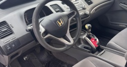 Honda Civic Sedan - 1.8 VTEC