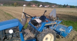 Traktor Iseki157 TU Land Hope 4x4 voćarski