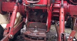 Traktor International 845 XL