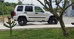 Prodajem Jeep Cherokee kJ 2.8crd