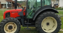 Traktor Zetor 2003.