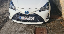 Prodajem Toyotu Yaris hibrid