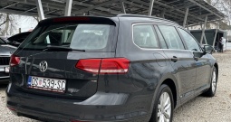 VW passat 2,0 tdi dsg - navi, 2xpdc, front assist, reg. 07/2026