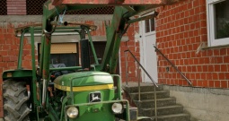 Traktor John Deere 2030 prednji utovarivač