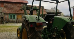 Traktor John Deere 2030 prednji utovarivač