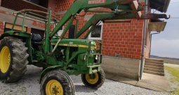 Traktor John Deere 2030 prednji utovarivač