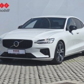 VOLVO S60 B4 R-DESIGN FWD AT