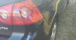 Vw golf 1.9 tdi. Nije uvoz. Ispis kilometara STP. Registriran do 16.4. 2027.