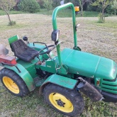 Vinogradarski traktor Ferrari