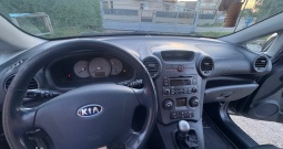 Prodaje se Kia Carens 2.0 CRDI
