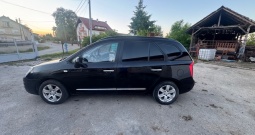 Prodaje se Kia Carens 2.0 CRDI