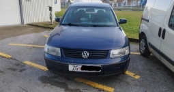 Prodajem Passat tdi, limuzina plavi