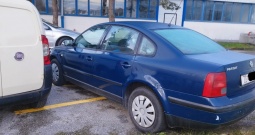 Prodajem Passat tdi, limuzina plavi