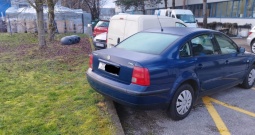 Prodajem Passat tdi, limuzina plavi