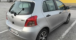 Toyota Yaris 1.3 VVT-i, registriran do 04/2027