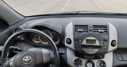 Toyota RAV4 2.2D-4D-limited-reg.04/2027-garažiran