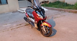 Yamaha X-MAX 250