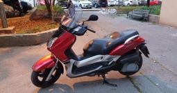 Yamaha X-MAX 250