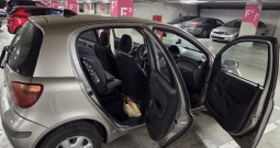 Yaris 1,3 VVTI 2003 64kw registriran godinu dana!