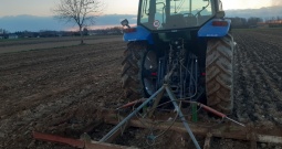 traktor NEW HOLLAND 100 ks