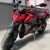 Ducati Streetfighter V2