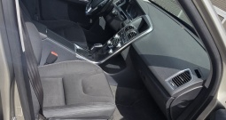 Volvo XC60 2.4D 5 cil. AWD reg. 4/2027 očuvan uredan SUV