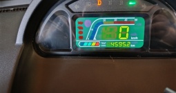 Električni Skuter s kabinom