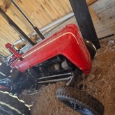 Traktor Imt 533